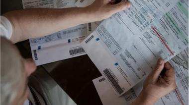 Un hogar promedio del AMBA gasta más de $118.000 por mes en luz, gas, agua y transporte