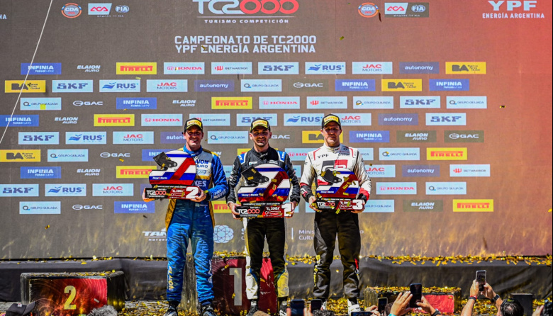 Lucas Carabajal logró su primera victoria en el TC2000 y cortó una racha de 12 años